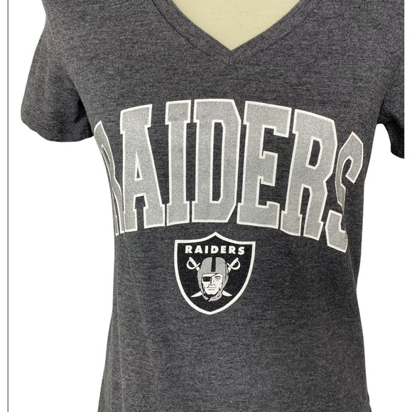 NFL Team Apparel Raiders Branded V-neck Size Small - Picture 2 of 8
